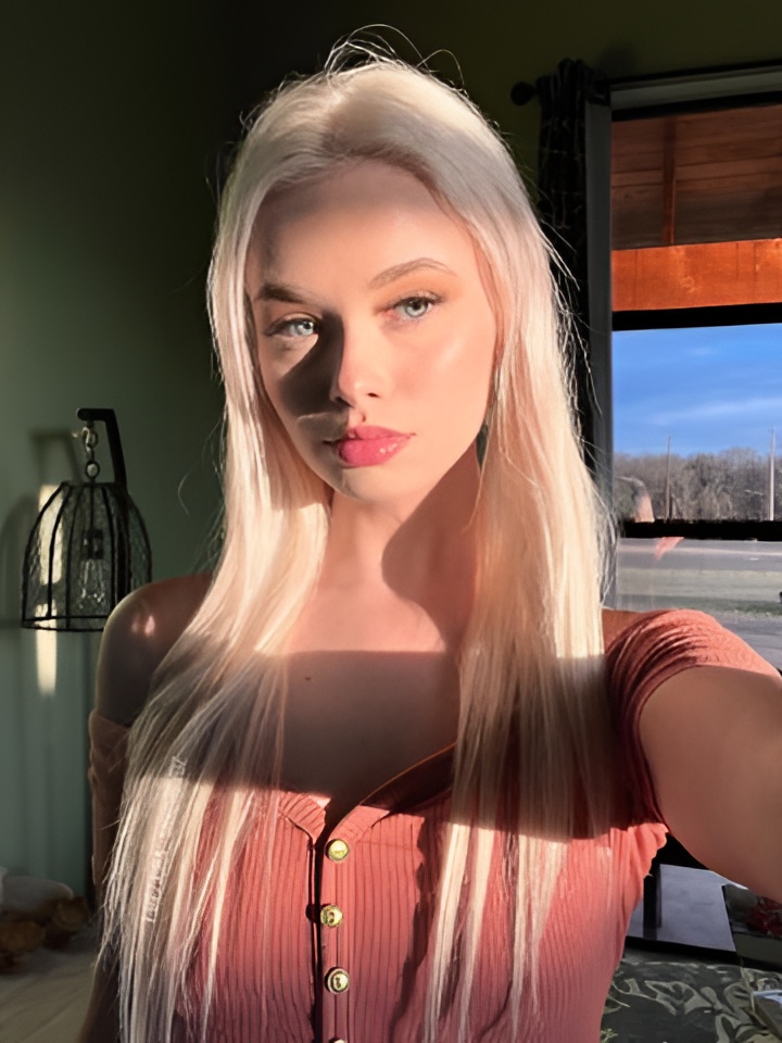 Раиса привлекальеная девушка из Кондопога цена от 2500 руб