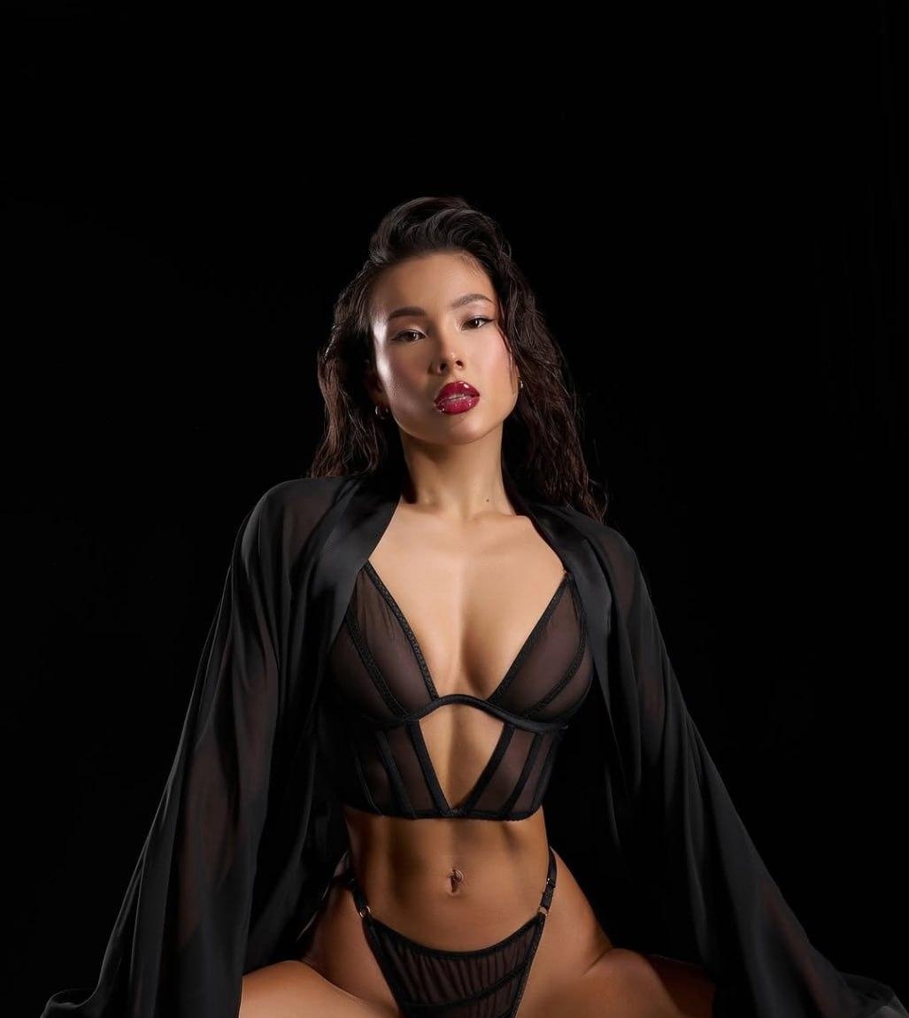 АСЯ привлекательная девушка из Кондопога цена от 6000 руб