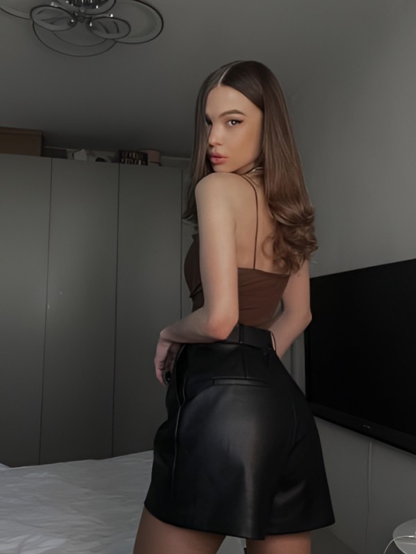 Лаура привлекательная девушка из Кондопога цена от 10000 руб