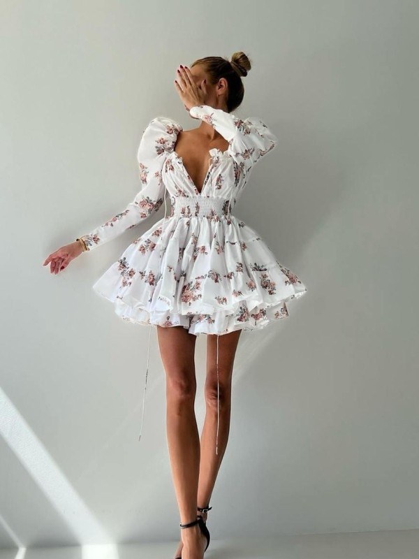 Юля привлекательная девушка из Кондопога цена от 8000 руб