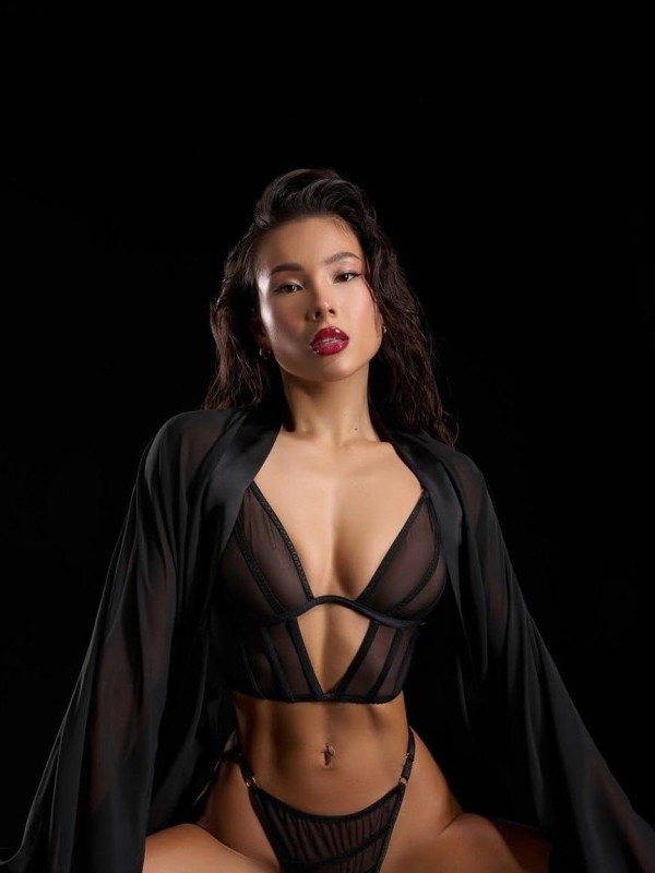 АСЯ привлекательная девушка из Кондопога цена от 6000 руб